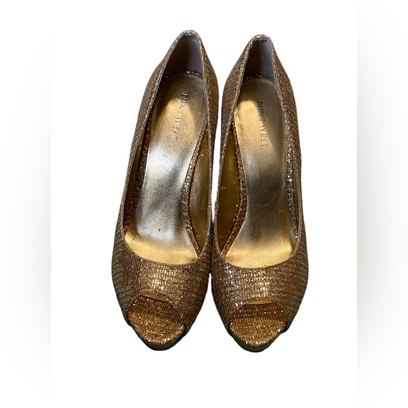 Nine West Liatriso Heels - Gold Glitter size 7M - Picture 2 of 4